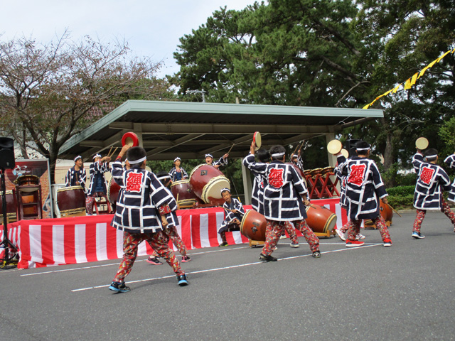 社会福祉サービス　特別養護老人ホーム　介護